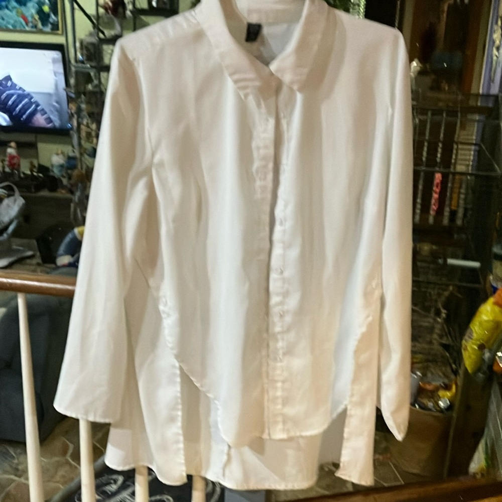 Elegant White Button-Up Blouse